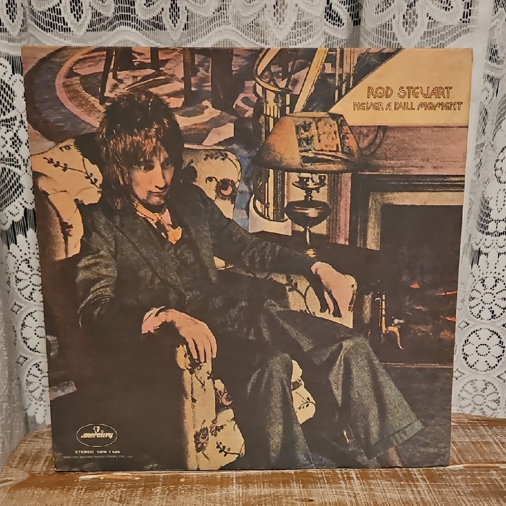 Vintage | 1972 Rod Stewart 'Never a Dull Moment' Vinyl Record